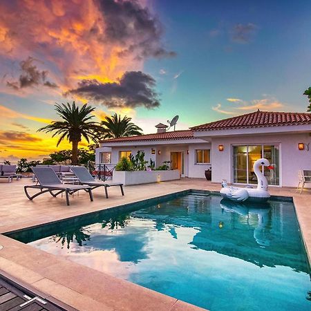 Villa Ginevra อาโรนา ภายนอก รูปภาพ