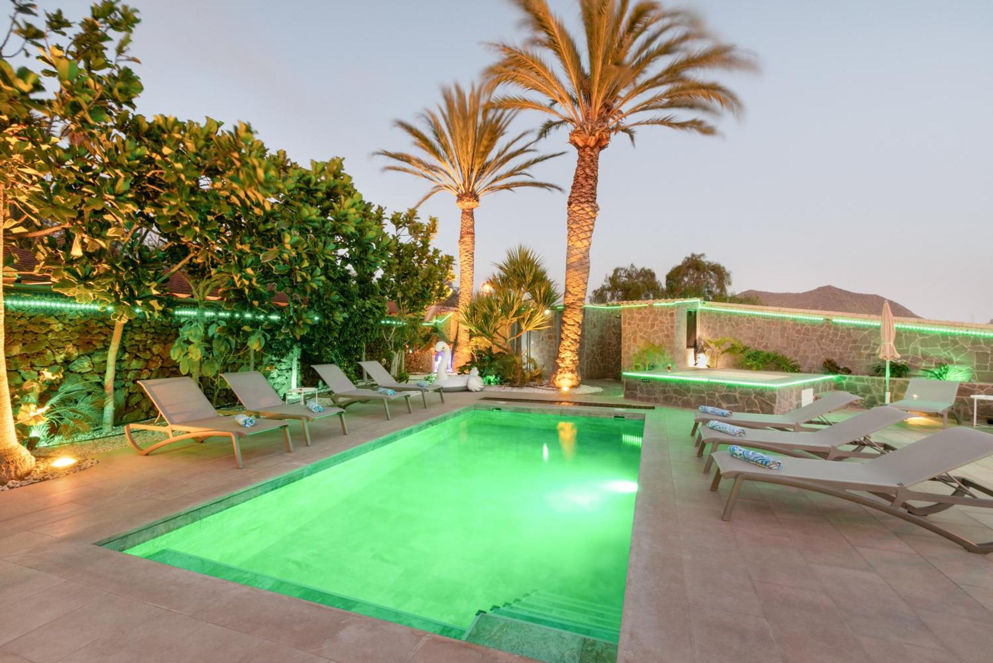 Villa Ginevra อาโรนา ภายนอก รูปภาพ