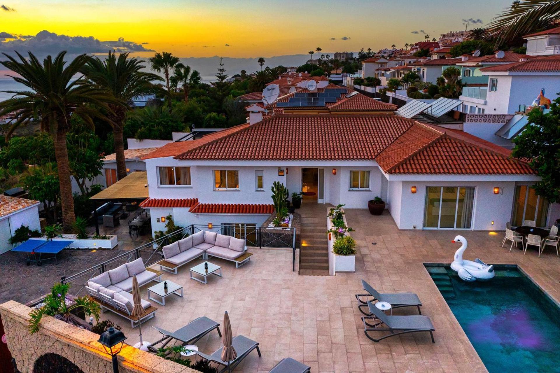 Villa Ginevra อาโรนา ภายนอก รูปภาพ